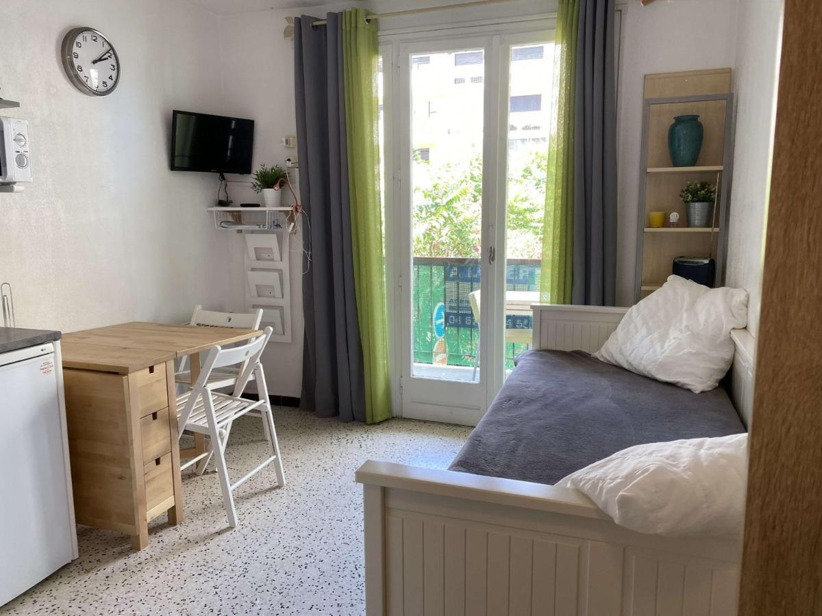 Climatise Avec Balcon Proche Centre Et Thermes, - Fr-1-553-21